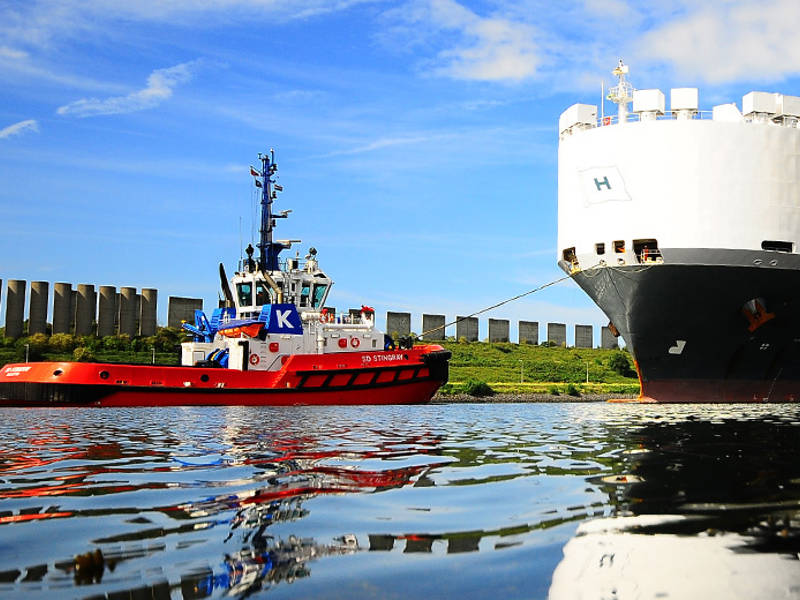 Vessel towage